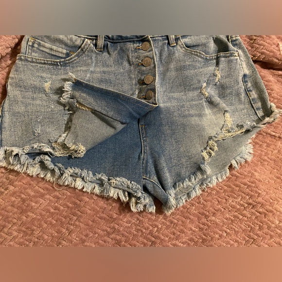 Madden Girl distressed denim shorts/skort - Picture 4 of 5